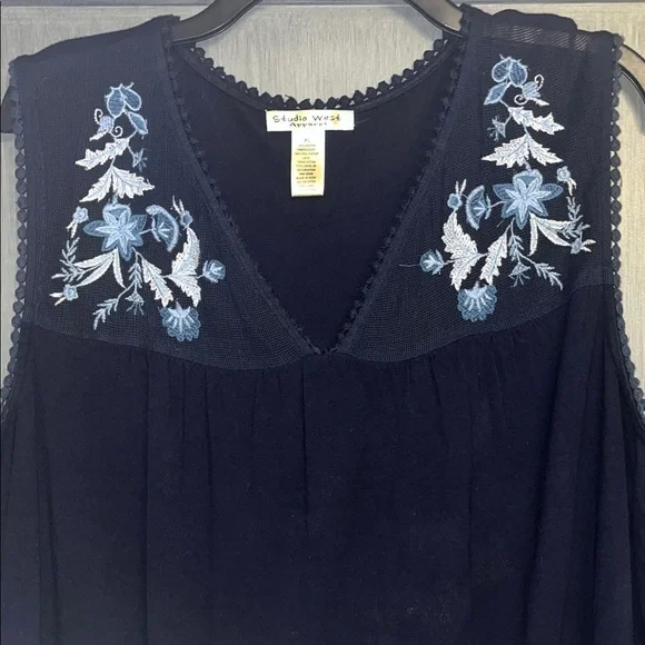 Studio West Midnight Blue Floral Top - Picture 2 of 6